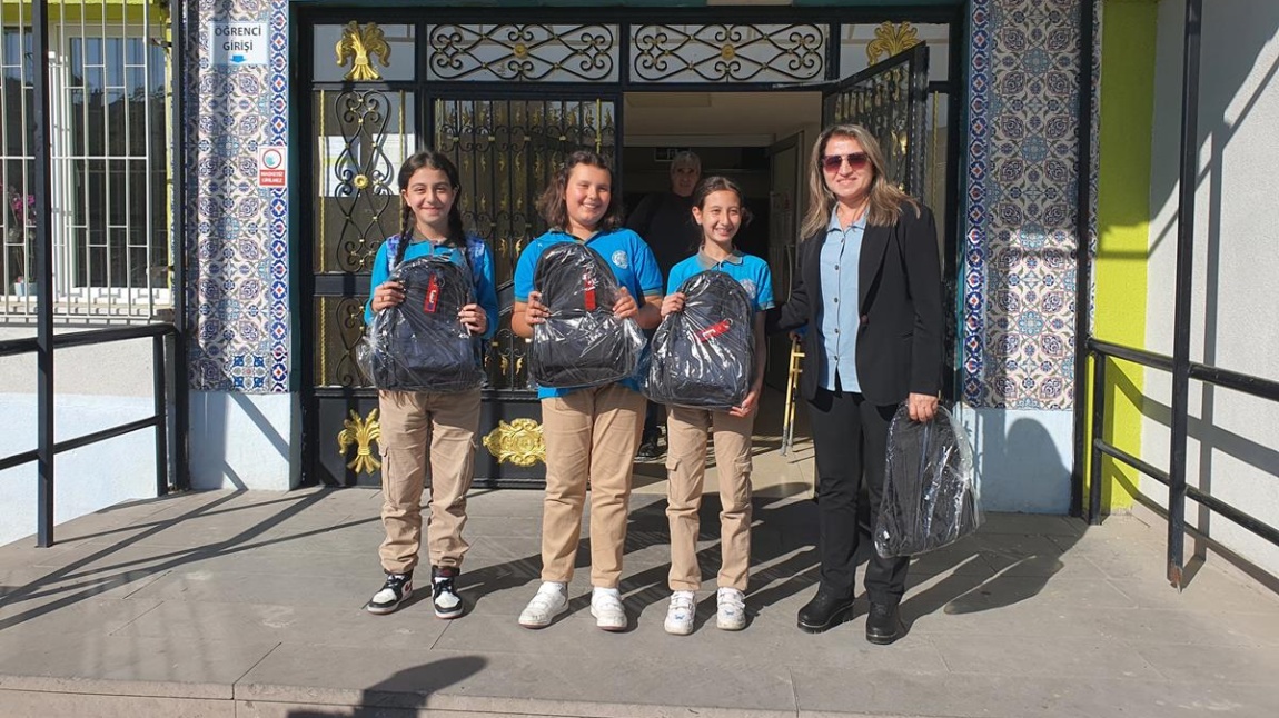 Öğrencilerimiz Plastiksiz Okullar Projesi Kapsamında Ödül Aldı.
